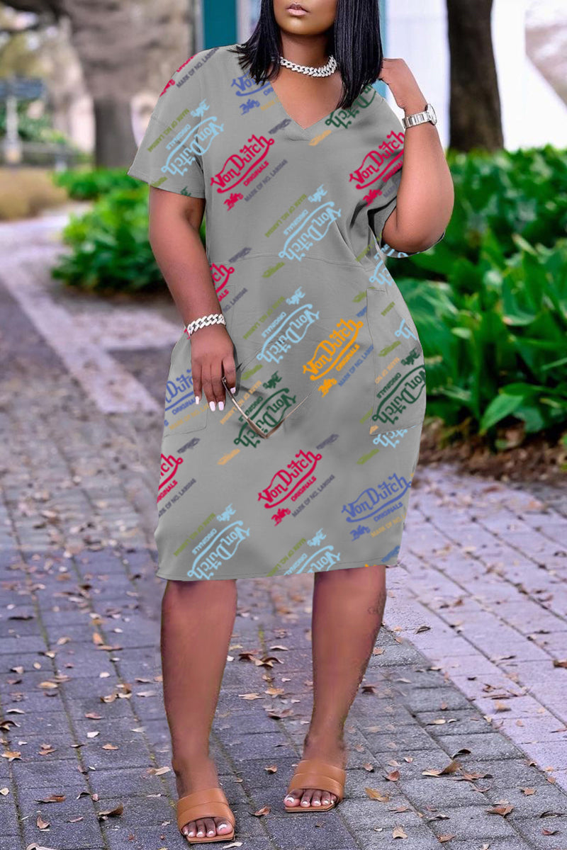 Plus Size Casual All Over Print V Neck Short Sleeve Midi Dress