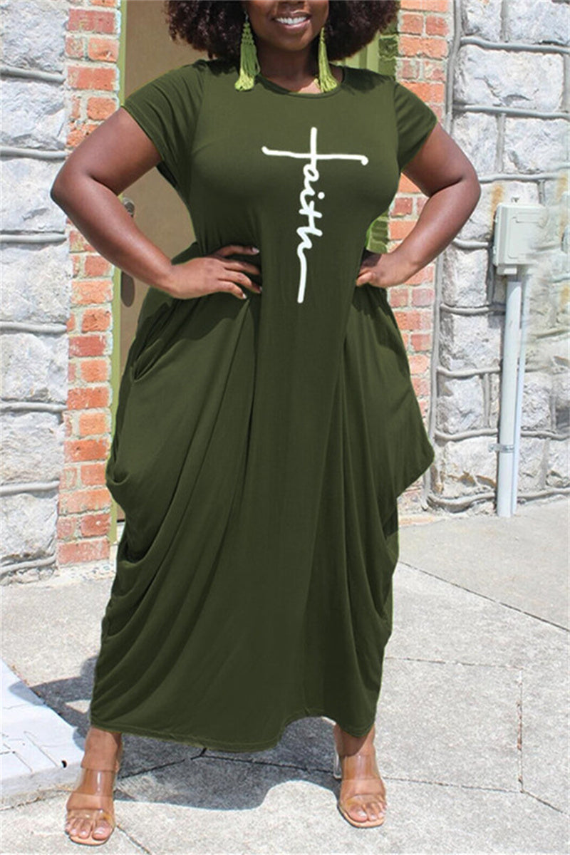 Plus Size Green Irregular Pattern Print Round Neck Maxi Dress - Fashionaviv